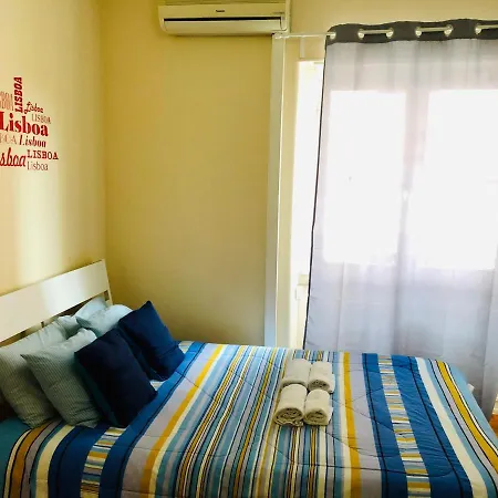 Lisbonrooms4u Ii בית הארחה *